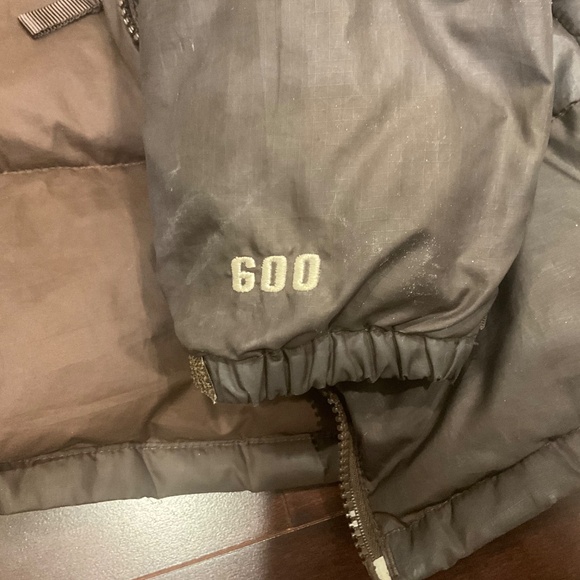 KENDALL JENNR BROWN NORTH FACE JACKET - Picture 9 of 9